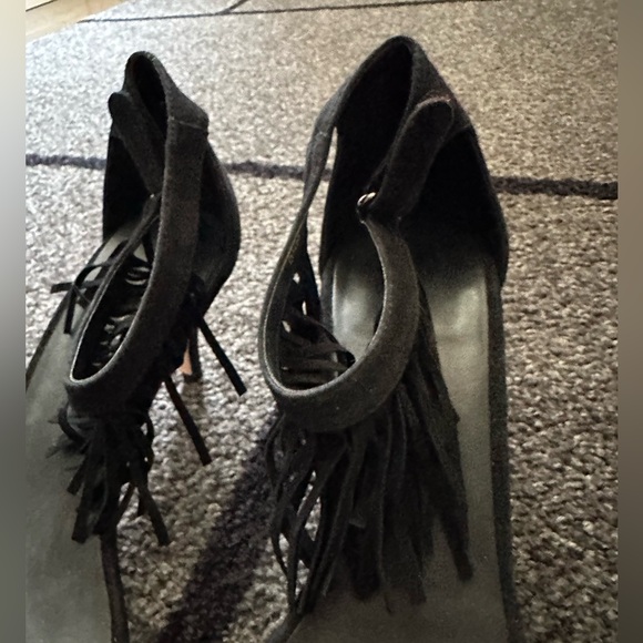 Vaneli Black Suede Fringe Sandals Kitten Heels Size 8.5 Narrow Ladies Shoes - Picture 12 of 12